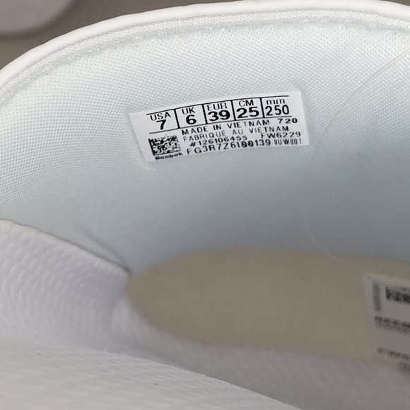 NEW Reebok Classic Slides - Men 7 | Women 8 - FW6229 main image 7